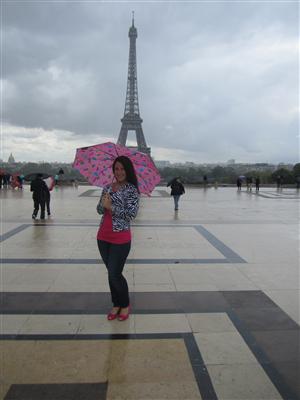 Miss Almeida in front of the Eiffel Tower 